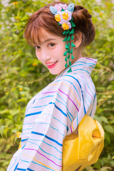 《年轻朋友的妻子》在线播放